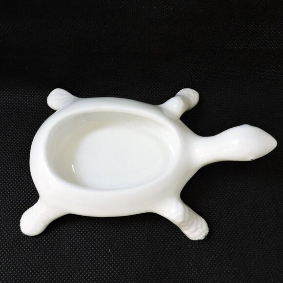 Vintage Lefton Porcelain Trinket Box With Violets Turtle Shaped Jewelry Storage - Picture 4 of 6